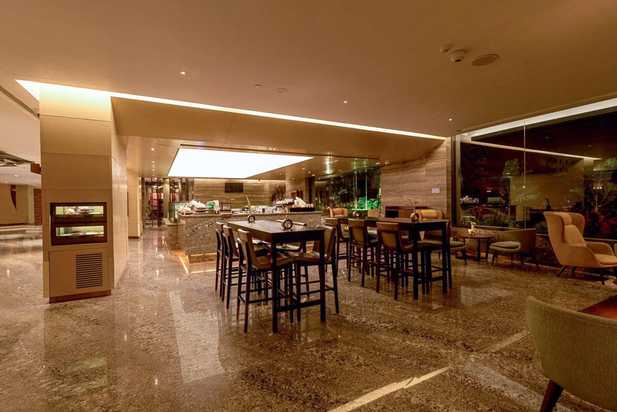 Hilton Colombo Hotel Екстериор снимка